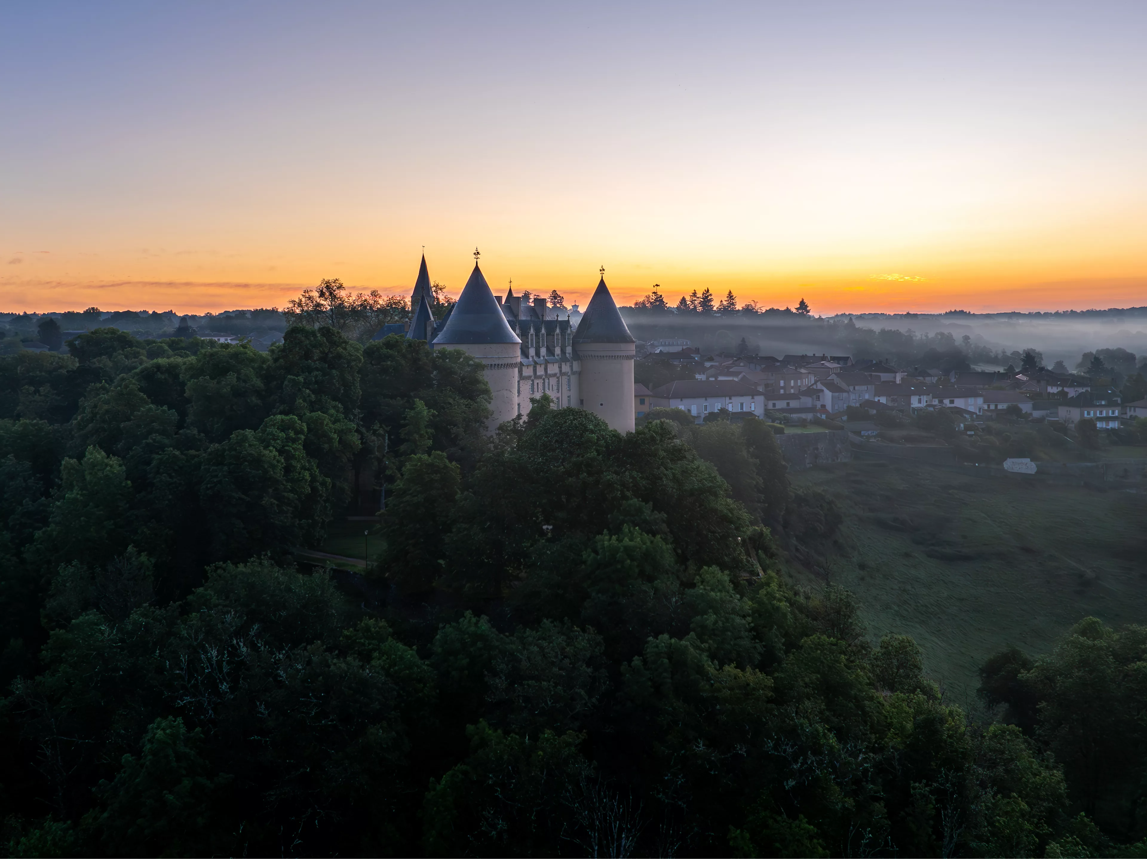 Vue extérieure du château de Rochechouart