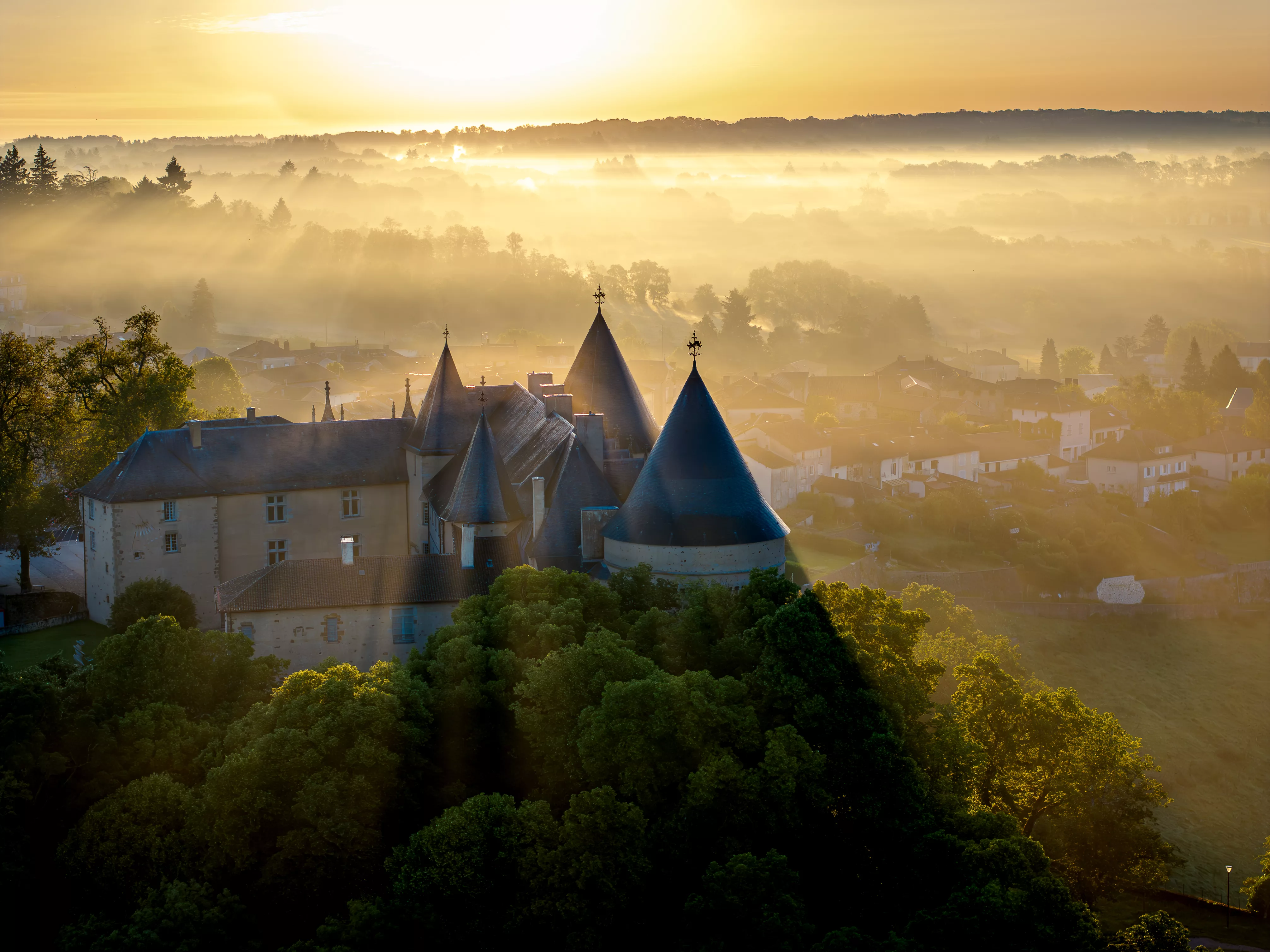 Vue drone du Château de Rochechouart